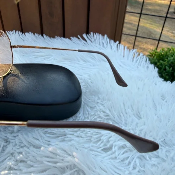 Ray-Ban Gold Aviator Sunglasses - Picture 6 of 9